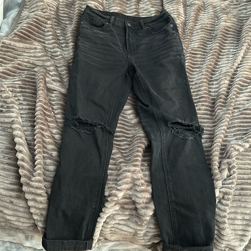 American Eagle black mom jeans